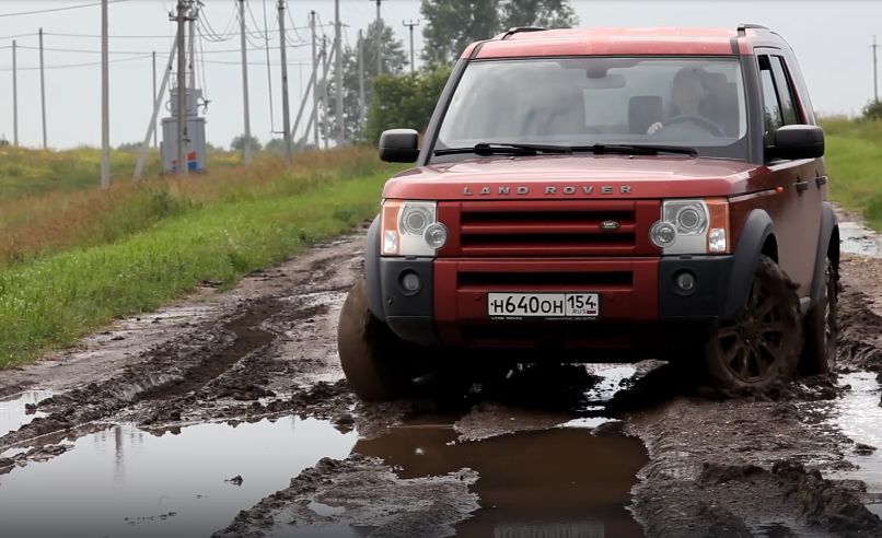 Land Rover Discovery 3 на 3UZ-FE — проехал грязь после дождя на пониженной!